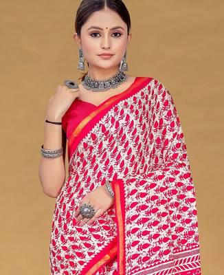 Pink floral print muslin cotton saree with blouse. 2