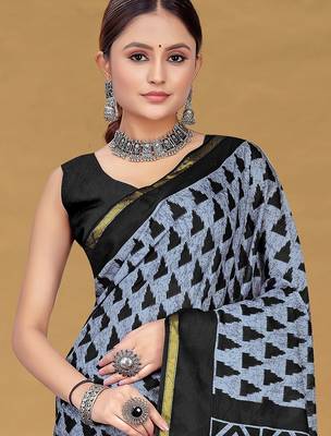 Grey floral print muslin cotton saree with blouse. 2