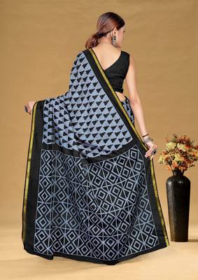 Grey floral print muslin cotton saree with blouse. 4