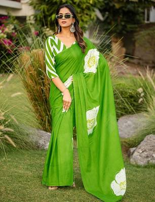 Green floral print soft pure cotton saree with blouse. 1