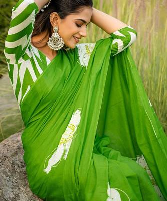 Green floral print soft pure cotton saree with blouse. 3