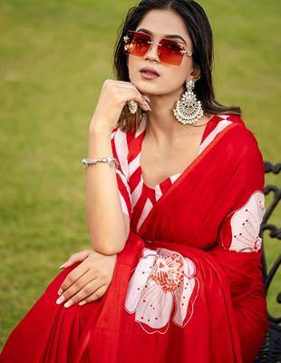 Red floral print soft pure cotton saree with blouse. 2