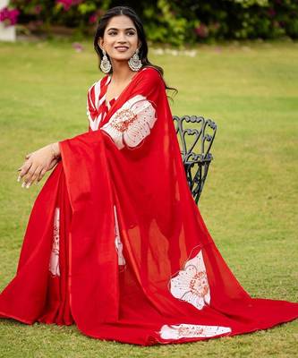 Red floral print soft pure cotton saree with blouse. 3