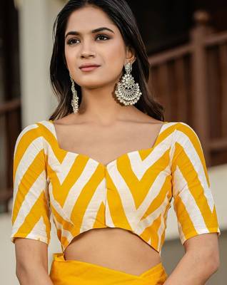 Yellow floral print soft pure cotton saree with blouse. 5