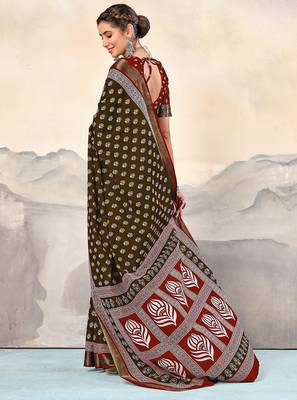 Brown, red floral print mulmul cotton saree with blouse. 4
