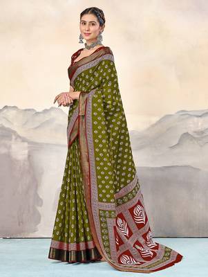 Green, red floral print mulmul cotton saree with blouse. 3