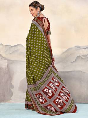 Green, red floral print mulmul cotton saree with blouse. 4