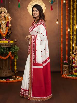 White kalamkari print mulmul cotton saree with blouse. 3