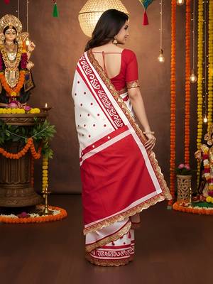 White kalamkari print mulmul cotton saree with blouse. 4