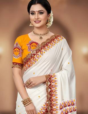 White kalamkari print mulmul cotton saree with blouse. 2