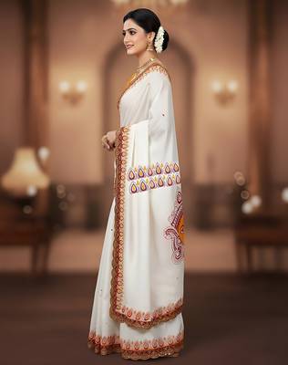 White kalamkari print mulmul cotton saree with blouse. 3