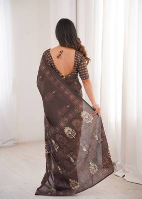 Brown blocked printed, floral print soft pure cotton saree with blouse. 4