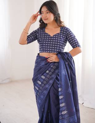 Navy blue blocked printed, floral print soft pure cotton saree with blouse. 5