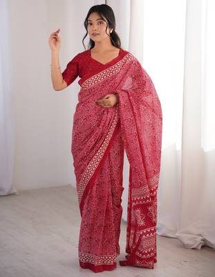 Pink blocked printed, paisley soft pure cotton saree with blouse. 1