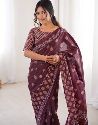 Maroon blocked printed, floral print soft pure cotton saree with blouse. 2