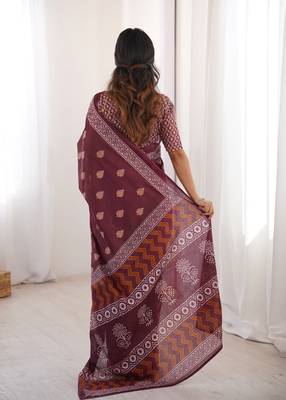 Maroon blocked printed, floral print soft pure cotton saree with blouse. 4
