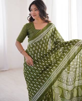 Green blocked printed, floral print, paisley soft pure cotton saree with blouse. 2