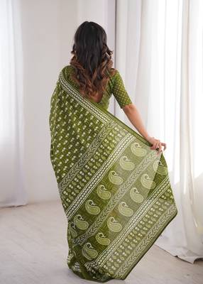 Green blocked printed, floral print, paisley soft pure cotton saree with blouse. 4