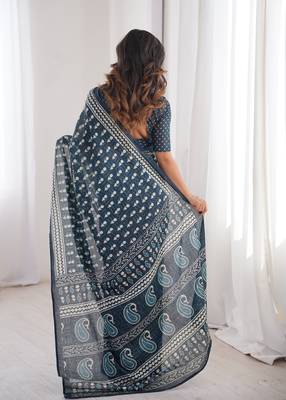 Teal blue blocked printed, floral print, paisley soft pure cotton saree with blouse. 4