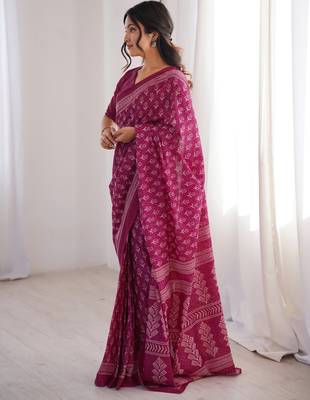 Pink blocked printed, floral print soft pure cotton saree with blouse. 3