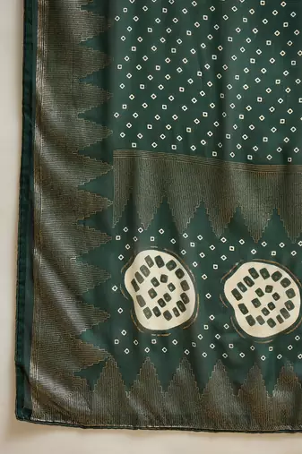 Green georgette bandhni saree with unstitched blouse piece