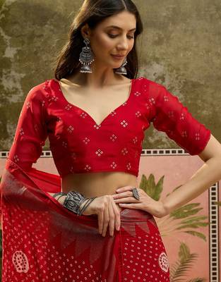 Red georgette bandhni saree with unstitched blouse piece 4