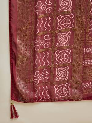 Beige georgette bandhni saree with unstitched blouse piece 5