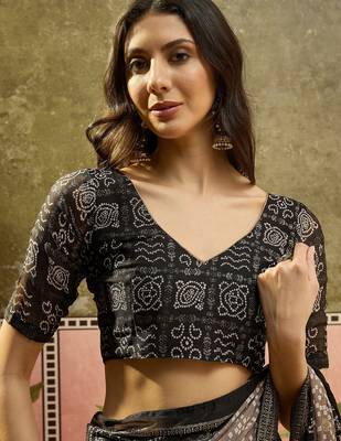 Grey georgette bandhni saree with unstitched blouse piece 4