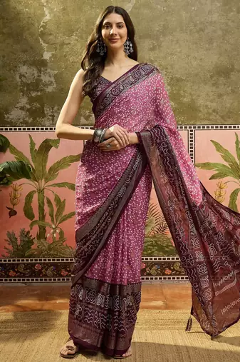 Onion georgette bandhni saree with unstitched blouse piece