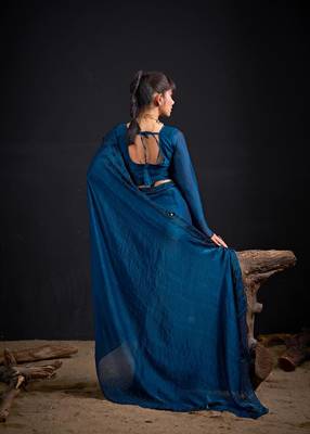 Morpeach color fendy satin silk blend two tone zircon sequence handwork saree 3
