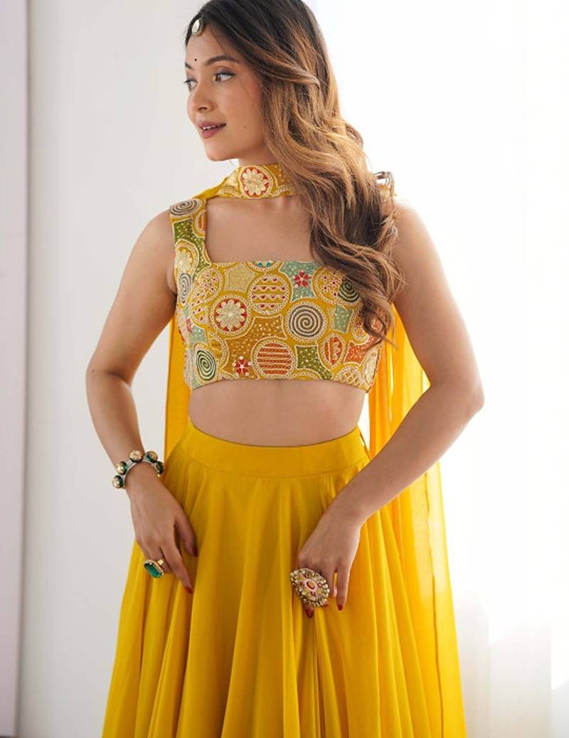 Women Embroidered Thread Work Ready To Wear Lehenga & Blouse With Dupatta Free Size Upto 42