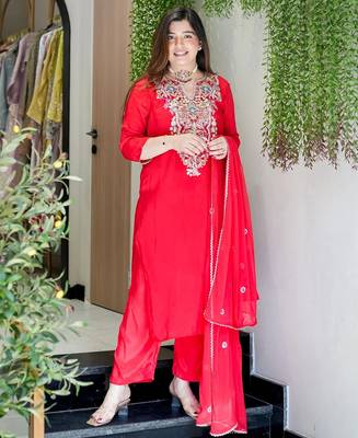 Rani pink viscose shimmer silk sequin v-neck kurta set with embroidered organza dupatta 1