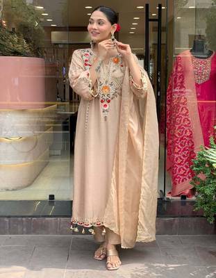 Women's chiku viscose chanderi sequin v-neck kurta set with embroidered silk dupatta 3