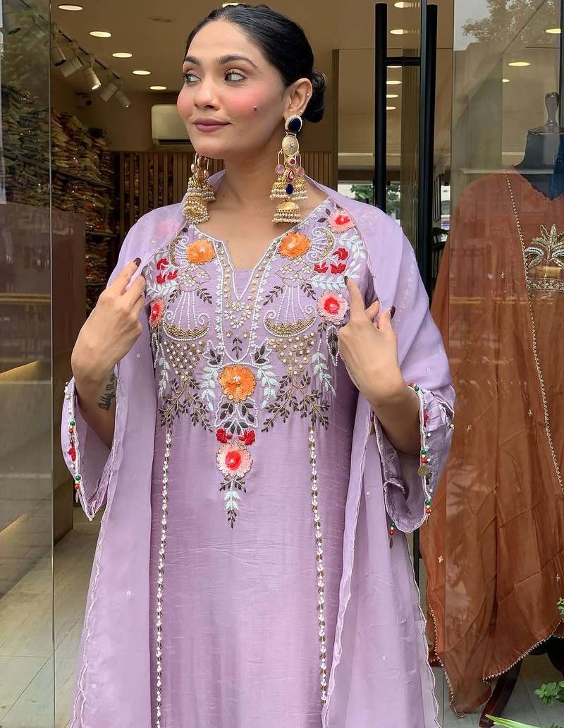 Women's lavender viscose chanderi sequin v-neck kurta set with embroidered silk dupatta