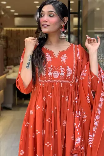 Women's orange cotton printed v-neck kurta set with printed dupatta | ethnic salwar kameez