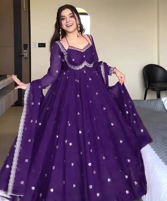 Purple georgette sequin embroidery kurta pant set with embroidered georgette dupatta 3