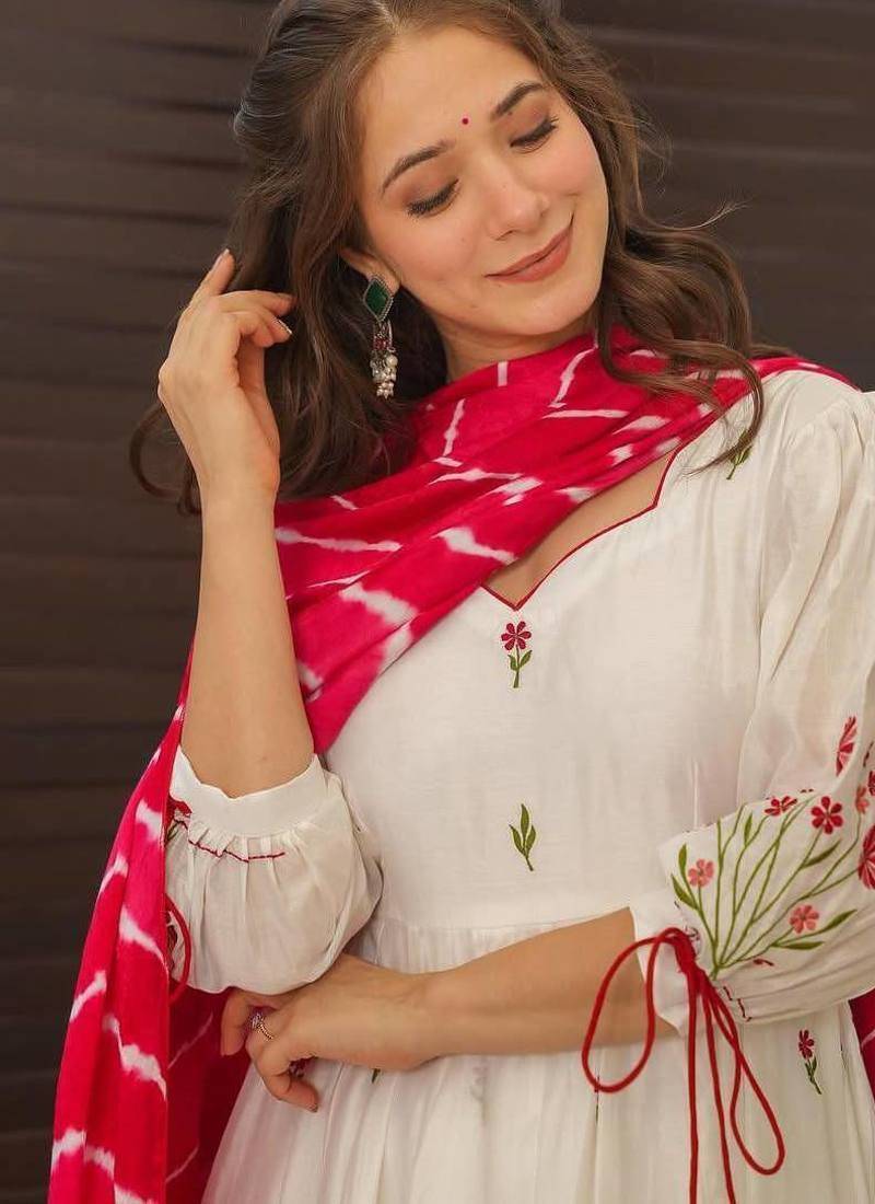 White chanderi silk sequin v-neck kurta pant set with embroidered silk dupatta