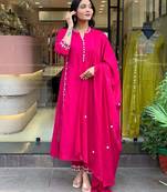 Peach chanderi silk sequin v-neck kurta pant set with embroidered silk dupatta