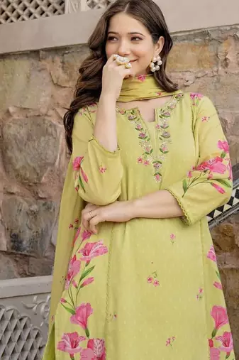 Yellow chanderi silk floral printed v-neck kurta pant set with printed dupatta