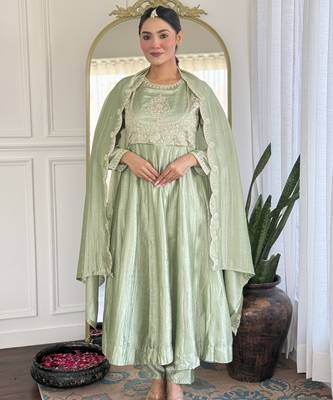 Pista green vichitra silk embroidered round neck kurta pant set with matching dupatta 4