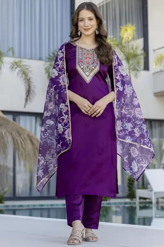 Purple chanderi silk embroidered round neck kurta pant set with jacquard organza dupatta