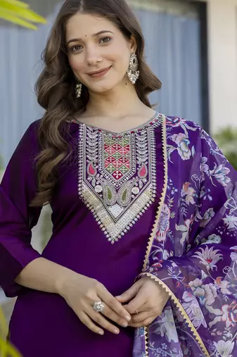 Purple chanderi silk embroidered round neck kurta pant set with jacquard organza dupatta