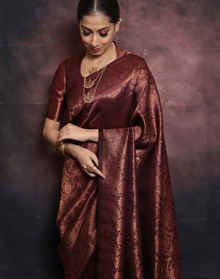 maroon silk blend banarasi saree with unstitched blouse piece 7
