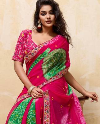 Seductive pink georgette sequins embroidered indian designer party wear saree 2