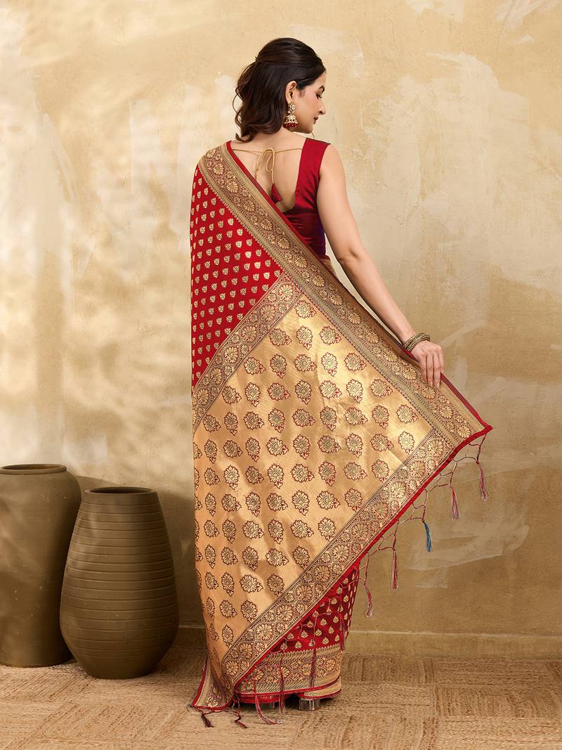 Red Jacquard Silk Woven Rich Pallu Saree With Unstitch Blouse Piece