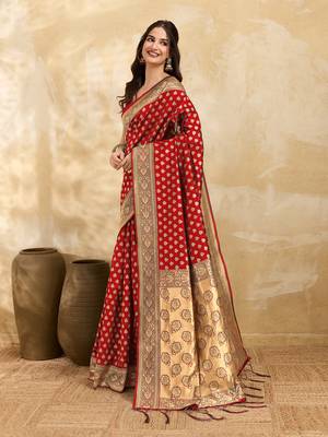 Red Jacquard Silk Woven Rich Pallu Saree With Unstitch Blouse Piece 3