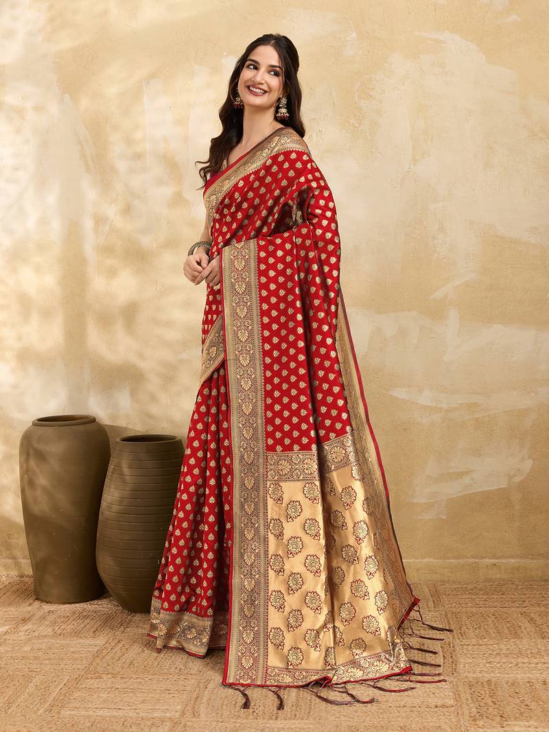 Red Jacquard Silk Woven Rich Pallu Saree With Unstitch Blouse Piece