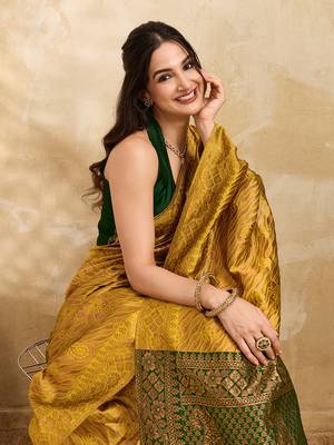 Golden Jacquard Silk Saree With Green Border & Zari Work Pallu With Unstitched Blouse Piece 4
