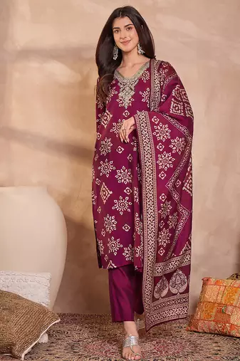 Women purple floral printed kurta with trousers and dupatta