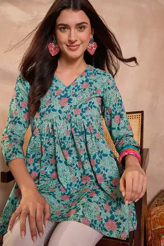 Women cotton blend blue floral regular tops